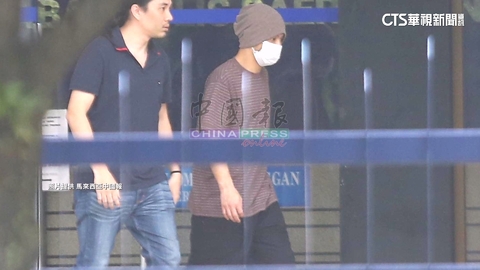 捲命案丟工作　黃明志自薦炸雞排裝鐵窗：只求有收入