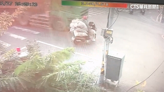 待轉剛起步！　機車婦遭砂石車闖紅燈擦撞　幸無生命危險