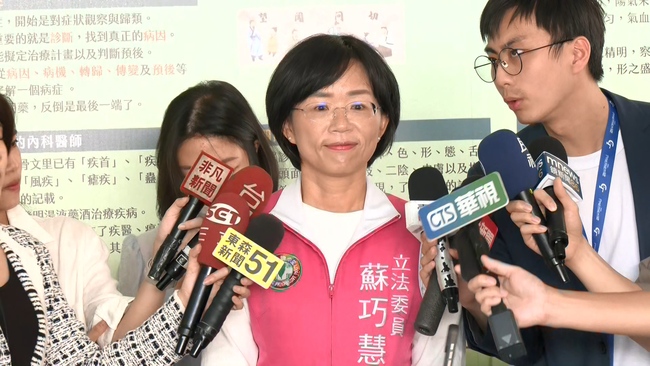 黃國昌稱「蘇巧慧鼓勵我選到底」　蘇巧慧駁：已做好準備面對一對一的選戰 | 華視新聞