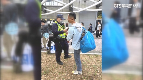 迎TWICE！高雄世運擠爆　疑有攤販賣盜版商品遭取締