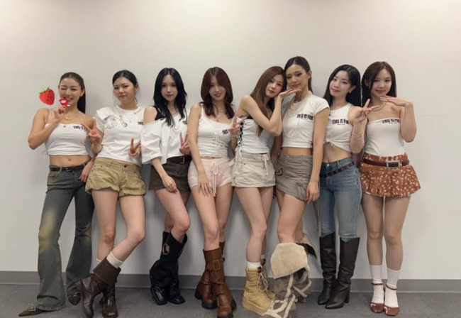 唱TWICE歌挨顧客罵！牛排店員工喊「愛台灣愛周子瑜」　加碼唱「日不落」笑翻網友 | 華視新聞