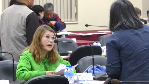 何鷹鷺穿「亮綠色外套」出席中常會！　鄭麗文問「怎麼穿這麼綠？」　何鷹鷺：變綠了