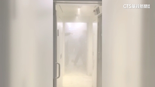 滅火器亂噴！　自強號車廂成「白雪世界」　警逮男子送辦