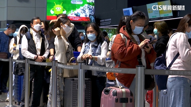 春節離島管制航線12/9下午開放訂位　首波釋20.5萬個機位 | 華視新聞