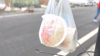 「滷肉飯+蛋便當」掛別人家門前　男子快閃成謎