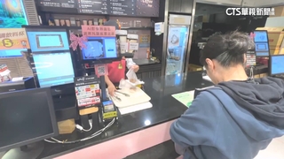 桃機買麵包見「智能結帳」！　旅客驚呼：新奇又方便