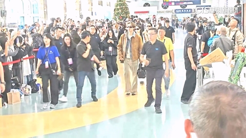 AAA將登場！韓星雲集降臨高雄　粉絲湧機場接機