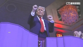 川普得到「另類」和平獎　心情愉悅手舞足蹈