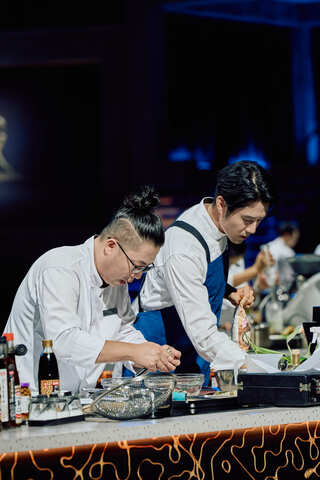 《星廚之戰》胡宇威和主廚鄭淳豪五度搭檔  默契互動備受評審欽賴