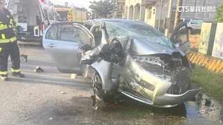 祖父開車載孫考國考自撞電箱　兩人送醫傷重不治
