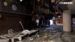 深夜巨響！　府中站定食8氣爆　路人遭墜落物擊中躺地