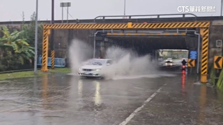 東北季風影響！　宜蘭降大雨「水淹半個輪胎高」