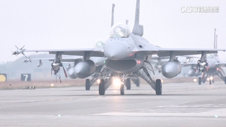 F-16飛官短暫G力昏迷急墜　空軍證實：長機隨伴返場安降