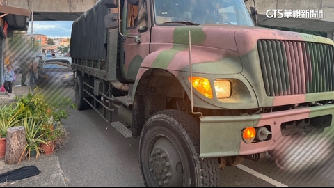 疑「車身高」有視線死角 軍卡變換車道致3車連環撞
