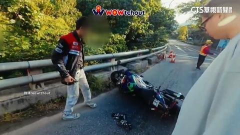 小貨車擦撞重機! 雙方火爆開嗆 警揪駕駛超車肇禍