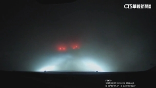 水泥粉沿路滲漏　雲林快速道路「粉塵揚起」險釀追撞