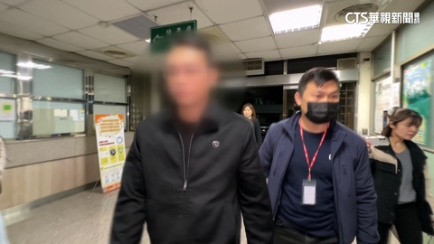 才涉洩密遭押又爆案外案 警手機疑存「私刑」畫面