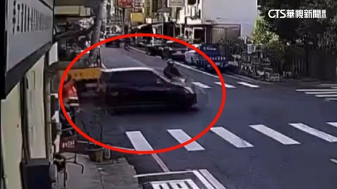 閃黃.閃紅燈路口未禮讓 同路口連2天3騎士慘摔飛