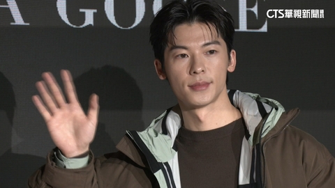 男神秀韓文！　受邀南韓「金唱片」頒獎　許光漢：很開心