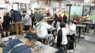 首波冷氣團襲下探10度！　穿厚衣.市場吃羹湯熱食暖身