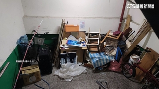 樓梯滿垃圾.雜物比人高　「全台最髒國宅」引熱議