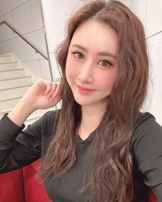 教假結婚取美國籍、回台爽用健保挨轟　網紅「美麗K媽」道歉：表達不夠妥當