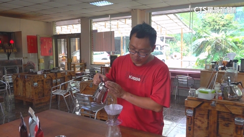 【台語新聞】咖啡廳變身「借問站」 觀光署助遊客輕鬆遊草嶺