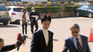 Andy現身！　網紅家寧一家涉「頻道帳務糾紛」　法院開調解庭