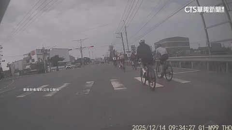 高雄自行車賽選手闖紅燈　警滑手機未取締遭認失職