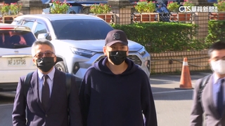 涉查閃兵首腦個資.替女友討債　王大陸與女友分別出庭