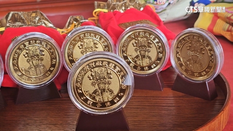 【台語新聞】「天赦日」逢冬至 台南武龍宮送月老公紀念金幣