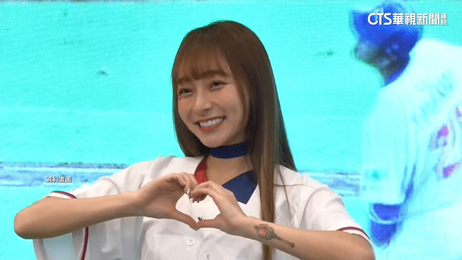 林襄「1熱門關鍵字」！本尊傻了 　網笑翻：逆向操作 | 華視新聞