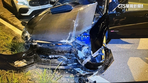 路檢驚魂！「硬皮鯊」失控衝對向　名車衰遭撞3歲童傷