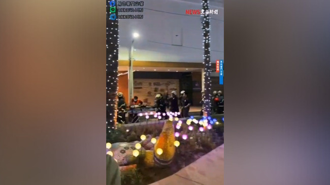 北車丟煙霧彈後　嫌犯逃中山站隨機砍人　隨後從頂樓墜落命危 | 華視新聞