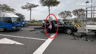 疑剎車不及4車連撞！　轎車車尾撞扁　懷孕6月孕婦送醫