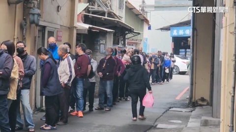 冬至不吃湯圓!麻糬象徵「黏錢」 彰化餅店湧200米人龍