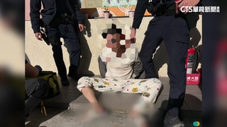 男揮舞2把利器闖加油站　大批警到場壓制逮人