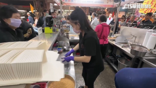 今冬至吃湯圓意「團圓」　名店大排長龍.店家忙不停