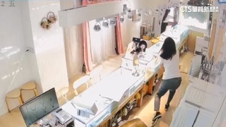 中山站隨機攻擊民眾逃鑽戒店　業者急關鐵門護安全