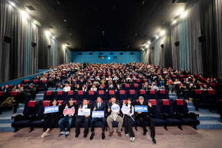 紀錄片《冠軍之路》藏洋蔥　首映會廳內頻傳啜泣聲