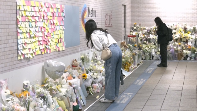 悼念英雄余家昶！M7出口設臨時悼念牆　北捷籲：勿放飲料、食品 | 華視新聞