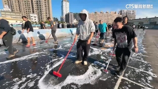 大陣仗！　旱溪.大慶夜市年終大掃除　百攤商合力刷地