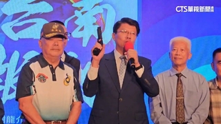 造勢舉道具槍惹議！　謝龍介稱打擊黑金　綠：製造對立