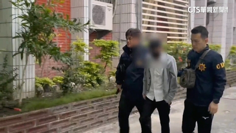 太囂張！　花蓮角頭衝國中校門口　亮利器逼女學生下跪