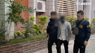 太囂張！　花蓮角頭衝國中校門口　亮利器逼女學生下跪