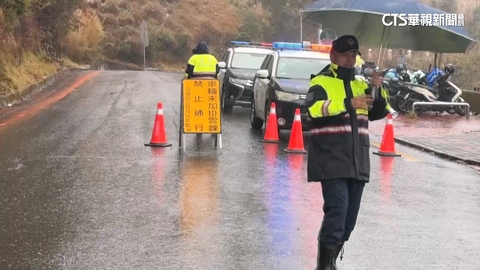 合歡山銀白世界降臨！　追雪車潮多緊急實施交管