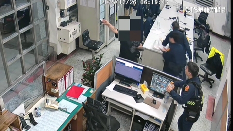 毆打妻遭友丟包！男謊報遭勒索60萬　警：誣告罪送辦