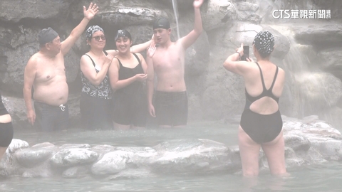 宜蘭冬季限定體驗! 上山追雪下山泡湯.大啖甕仔雞