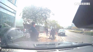 嚇壞人！彰化男持2利器逛大街　警30分鐘內包夾逮捕