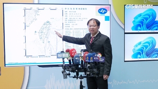 震後「髮亂領帶歪」開記者會　科長陳達毅敬業被讚爆